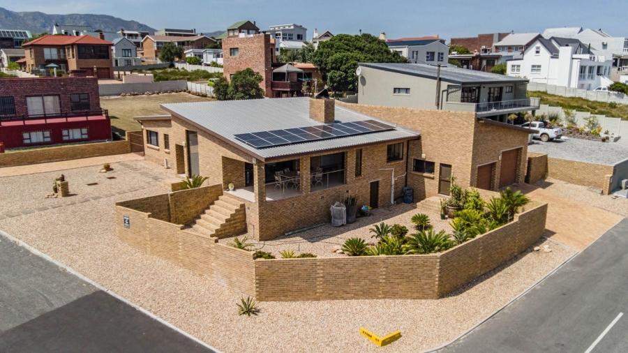 4 Bedroom Property for Sale in De Kelders Western Cape